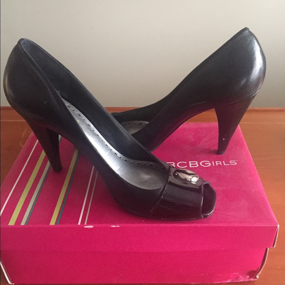 BCBG open toe pump